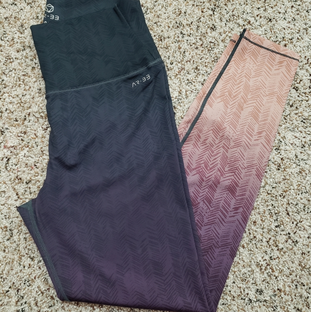Ombre AR-55 yoga leggings
